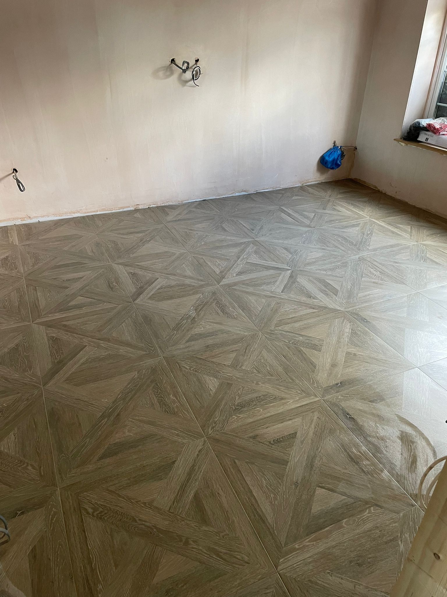 Floor tiles